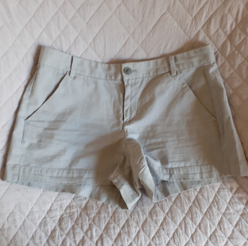 🚨CLEARANCE🚨 Gap Khaki Shorts